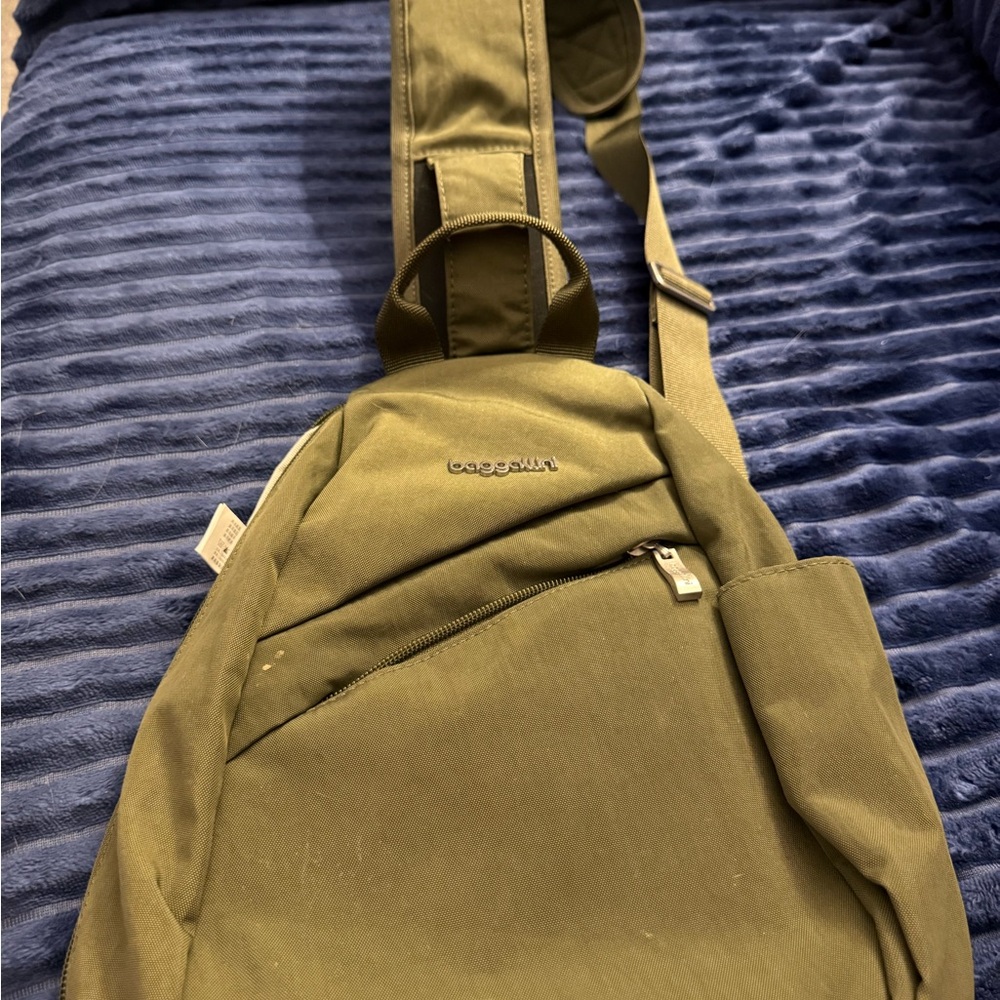 Baggallini Green Sling Backpack - image 1
